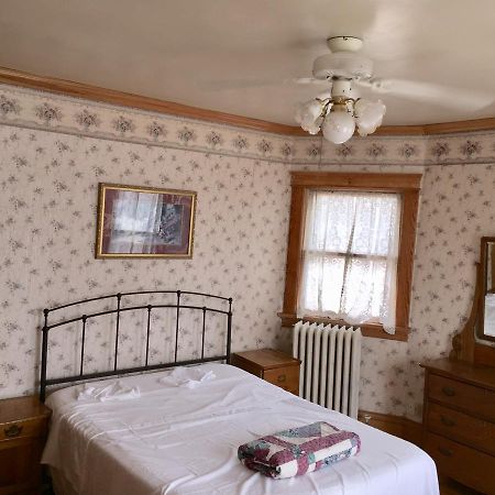 Scarlett House Victorian B & B Джейнсвилл Экстерьер фото