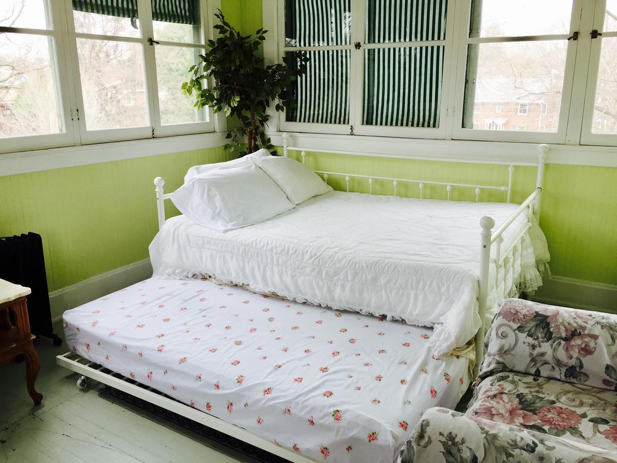 Scarlett House Victorian B & B Джейнсвилл Экстерьер фото
