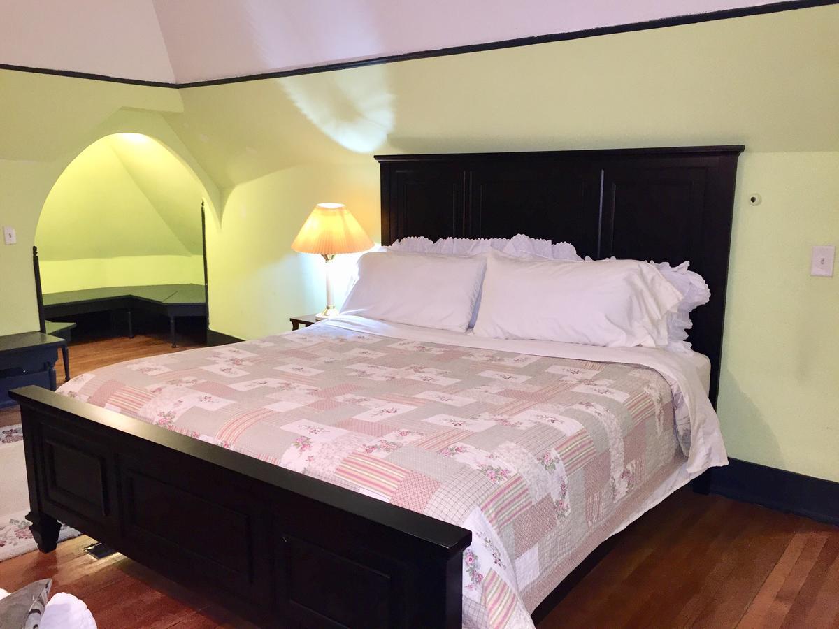 Scarlett House Victorian B & B Джейнсвилл Экстерьер фото